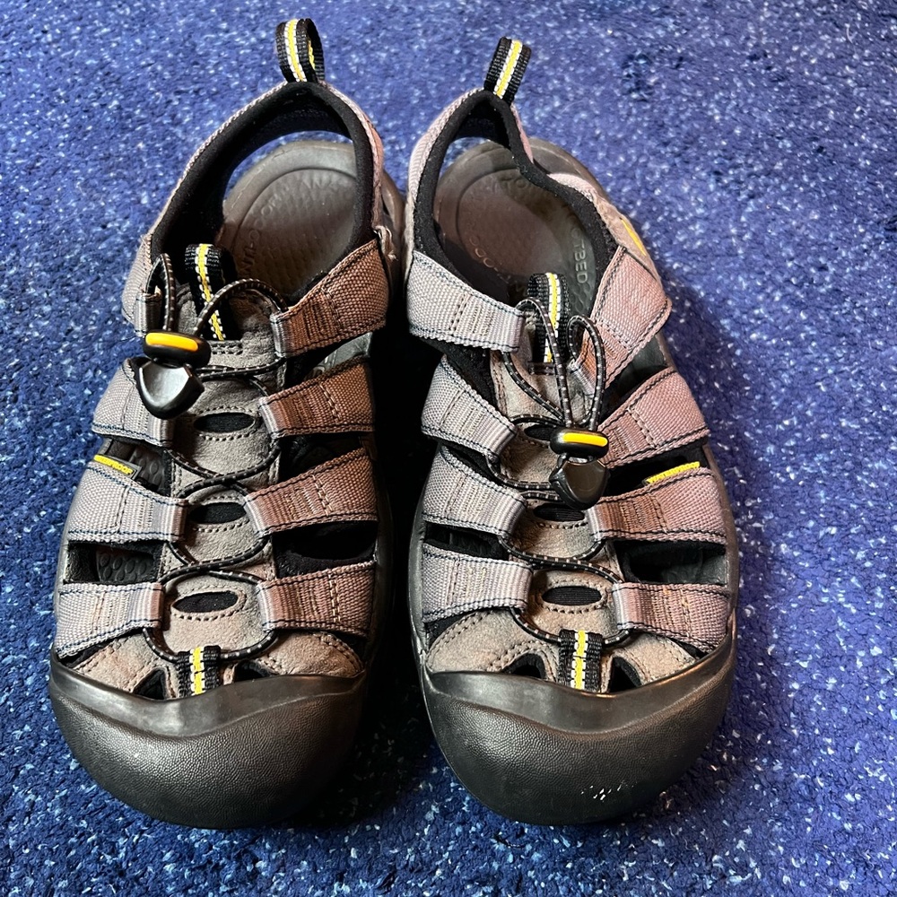 KEEN Newport sandals sz 10 eu 43 excellent condition Gray and Blue